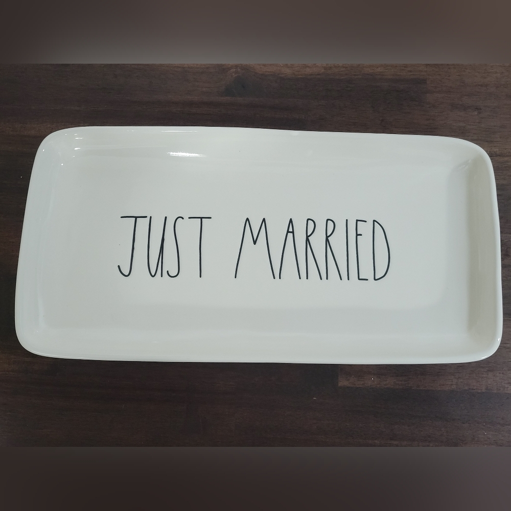 White 'Just Married' Rectangular Tray